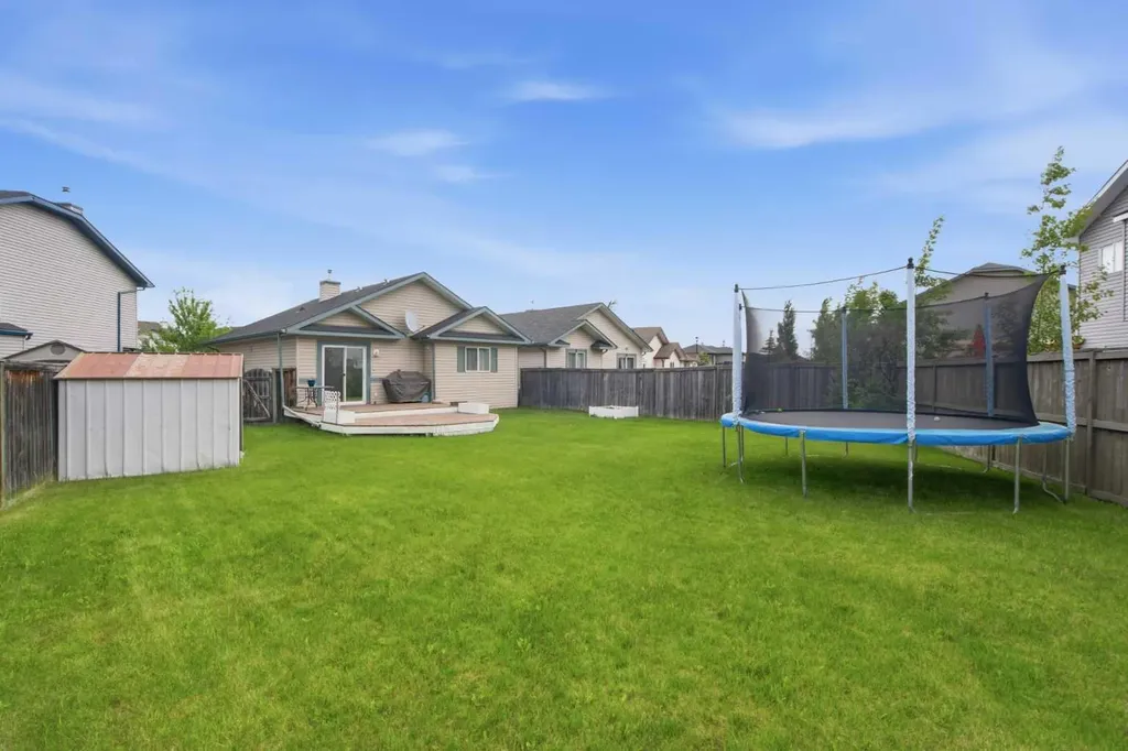109 Canoe Square SW Airdrie AB T4B2N7