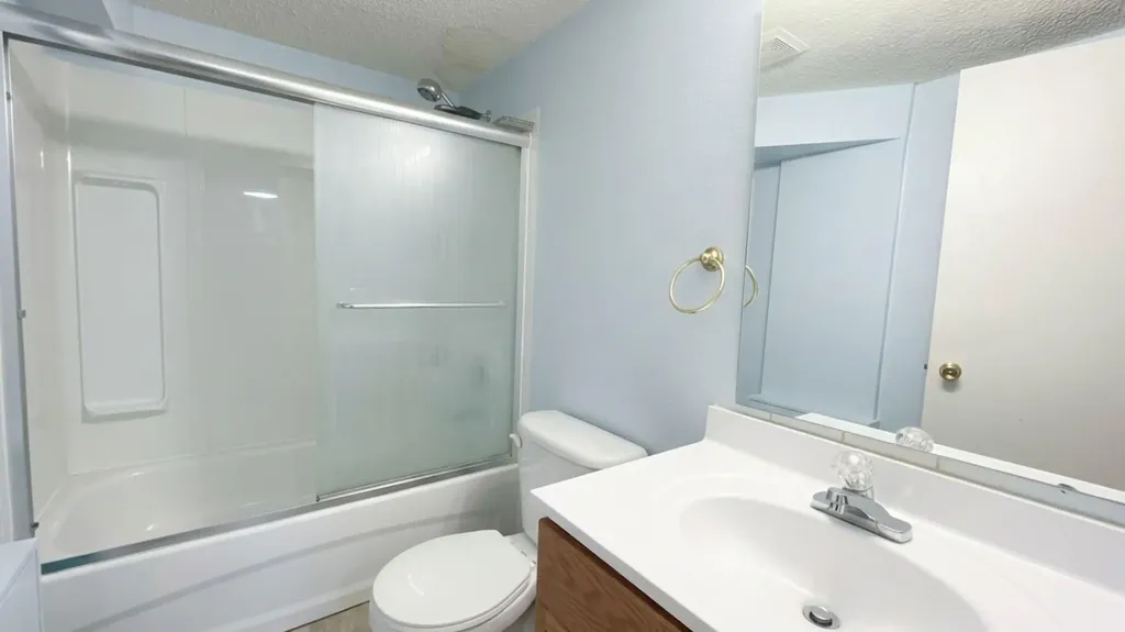 206 11 Avenue NE Calgary AB T2E 0Y8