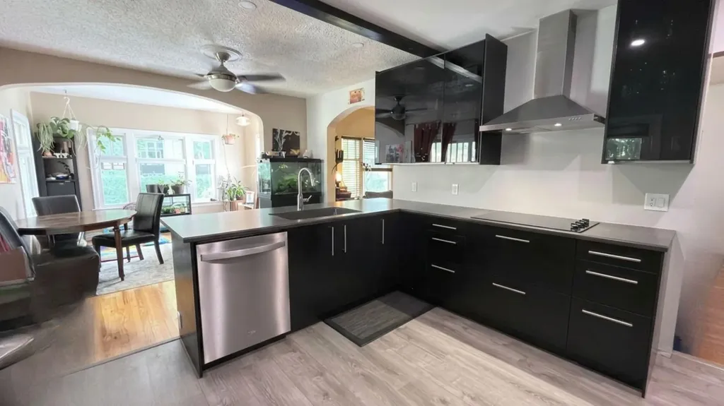 206 11 Avenue NE Calgary AB T2E 0Y8