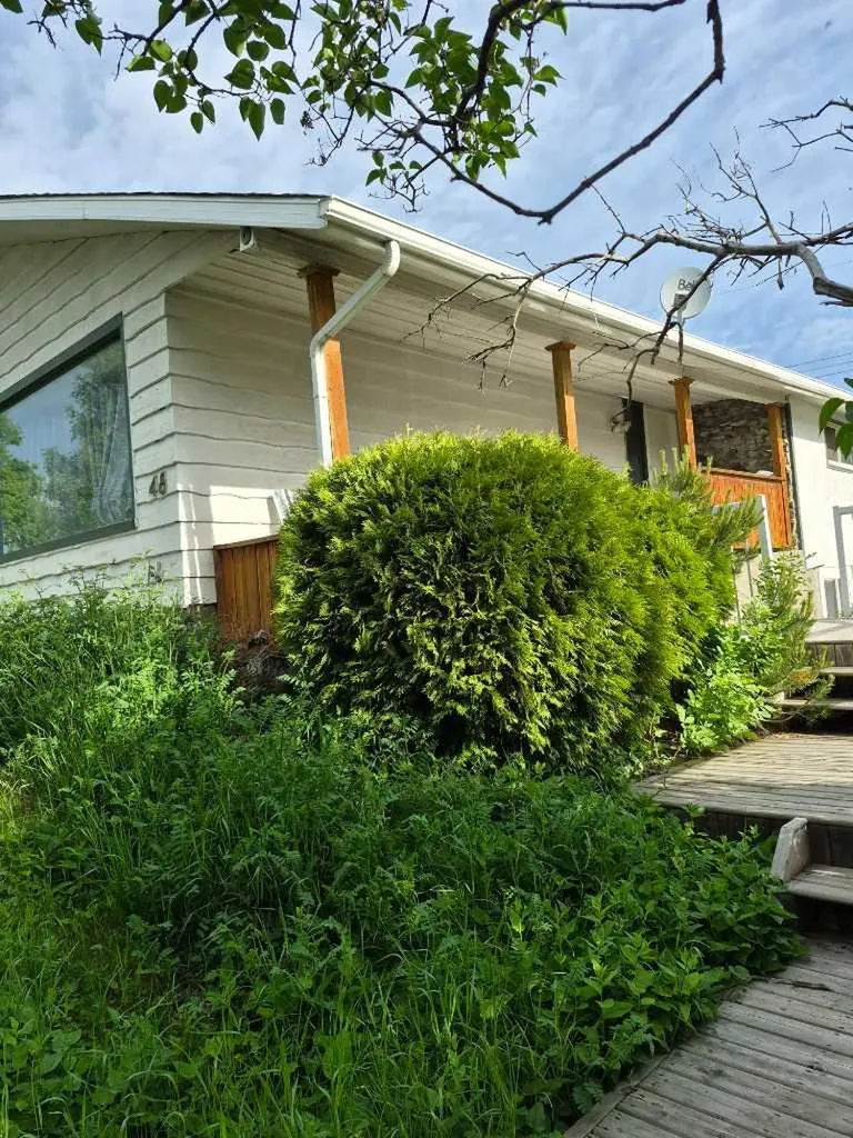 48 Northmount Drive NW Calgary AB T2K3E9