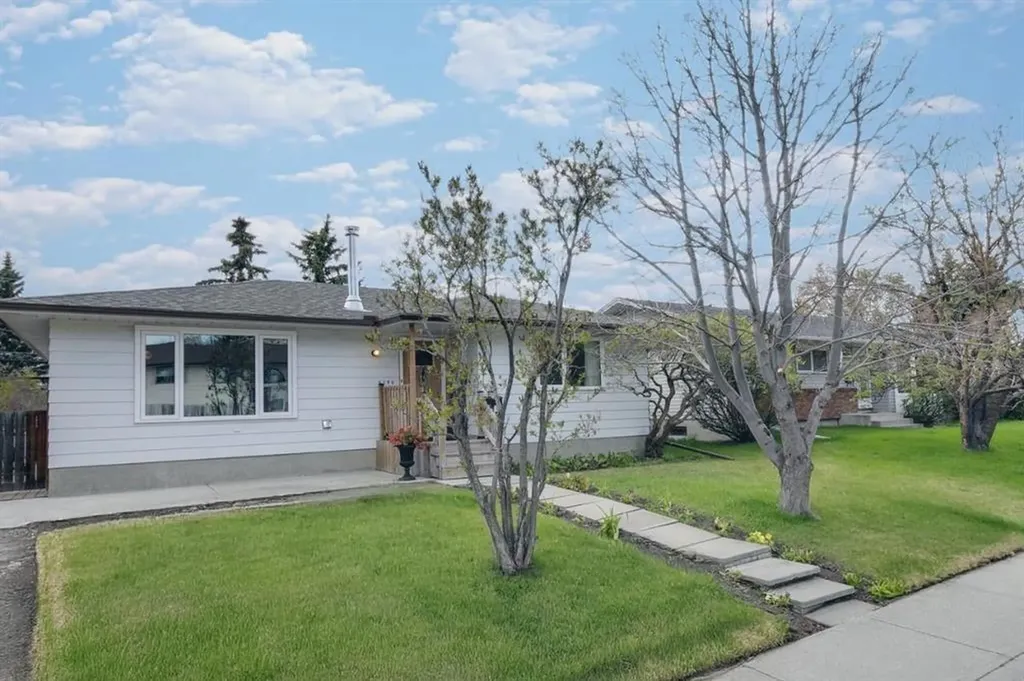 6140 Dalmarnock Crescent NW Calgary AB T3A 1H2