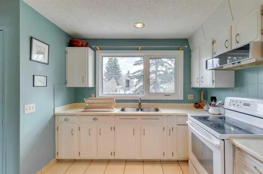 6140 Dalmarnock Crescent NW Calgary AB T3A 1H2