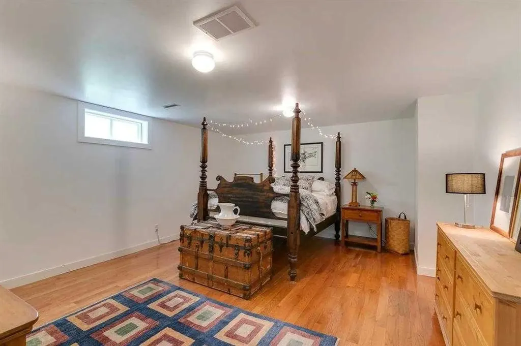 6140 Dalmarnock Crescent NW Calgary AB T3A 1H2