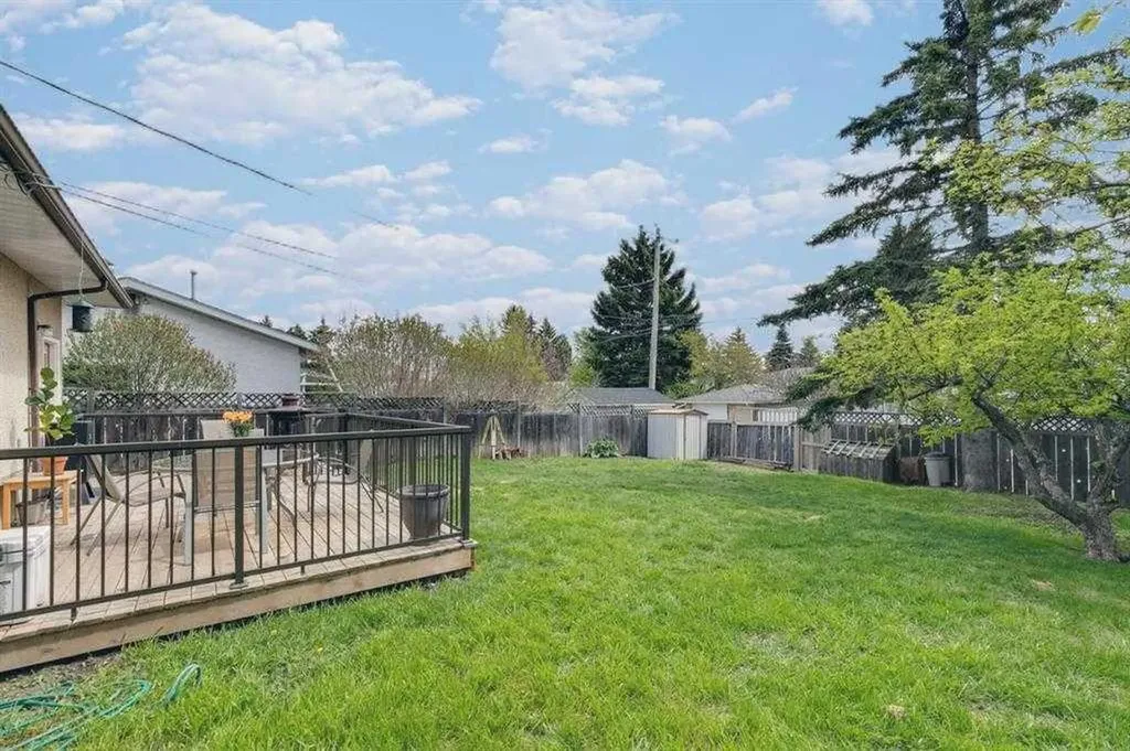 6140 Dalmarnock Crescent NW Calgary AB T3A 1H2