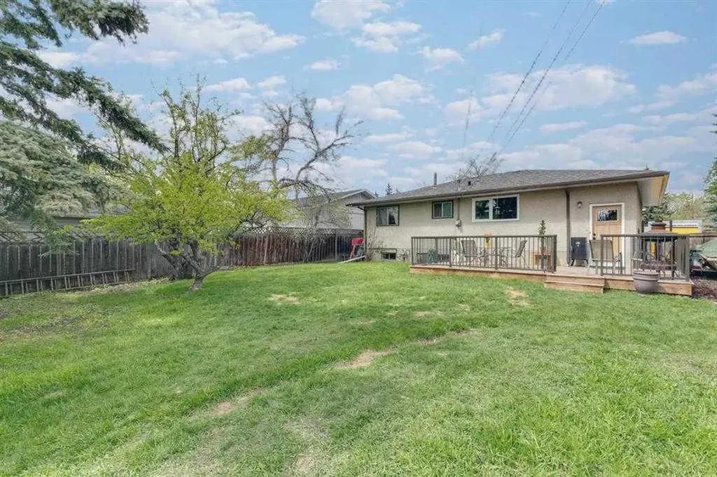 6140 Dalmarnock Crescent NW Calgary AB T3A 1H2
