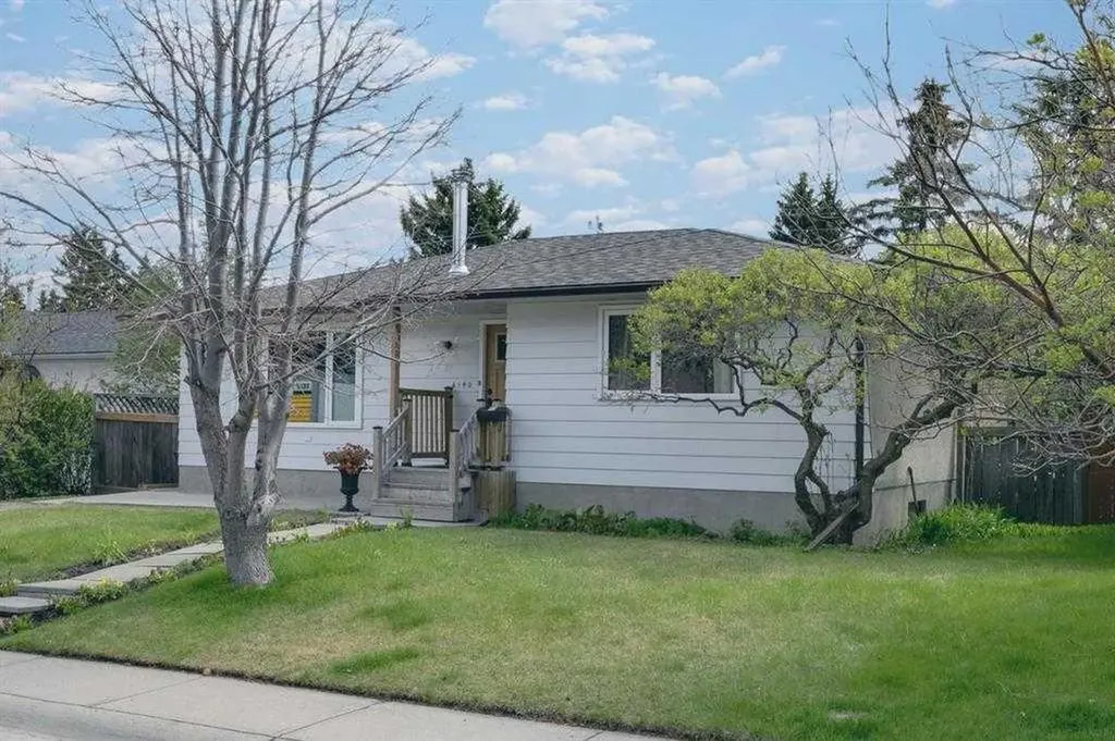 6140 Dalmarnock Crescent NW Calgary AB T3A 1H2
