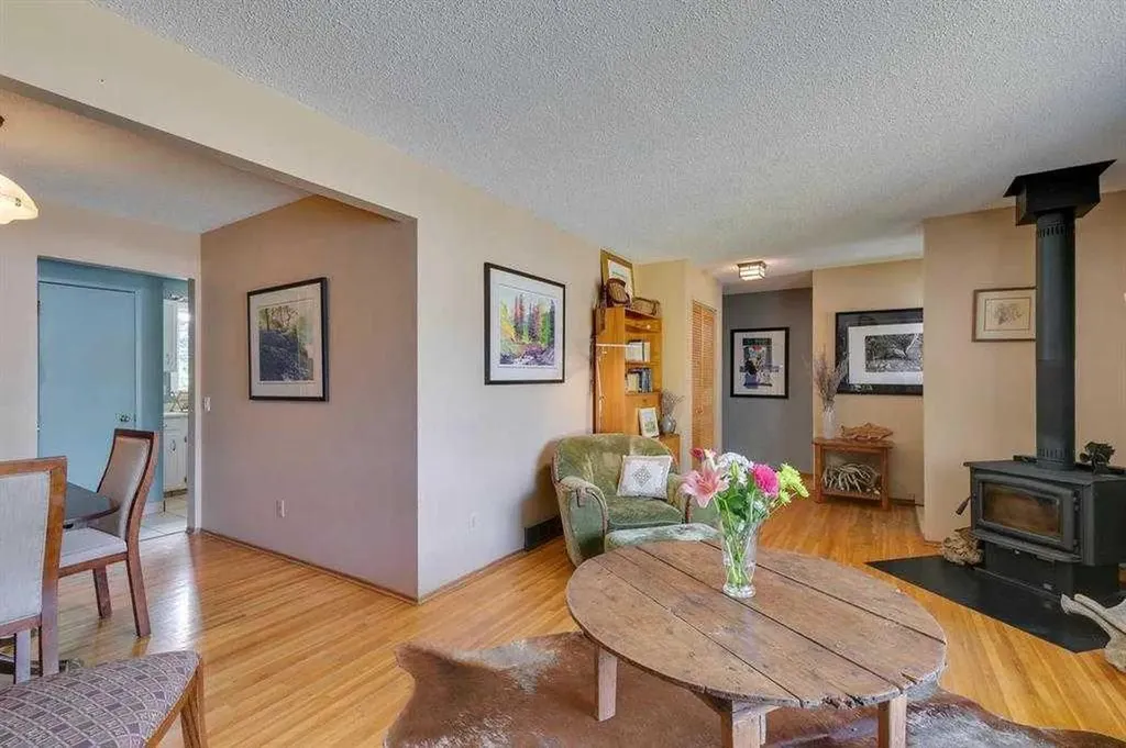 6140 Dalmarnock Crescent NW Calgary AB T3A 1H2
