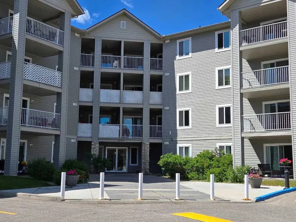 604 8 Street SW Airdrie AB T4B 2W4