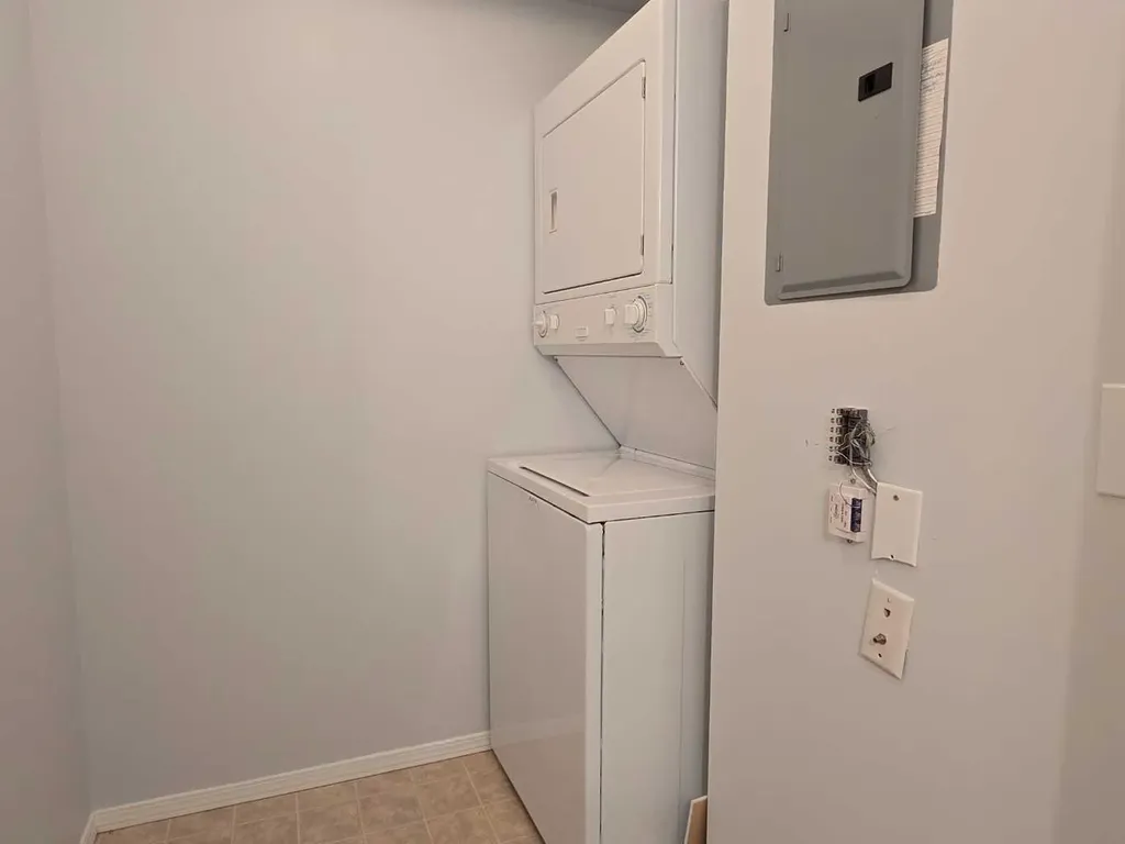604 8 Street SW Airdrie AB T4B 2W4