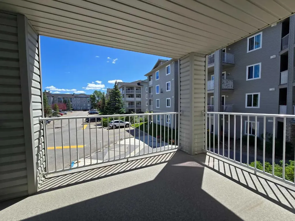 604 8 Street SW Airdrie AB T4B 2W4