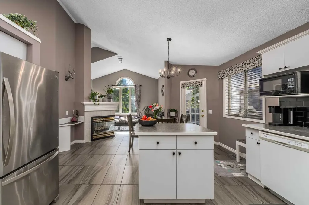 44 Douglas Glen Place SE Calgary AB T2Z 2M9