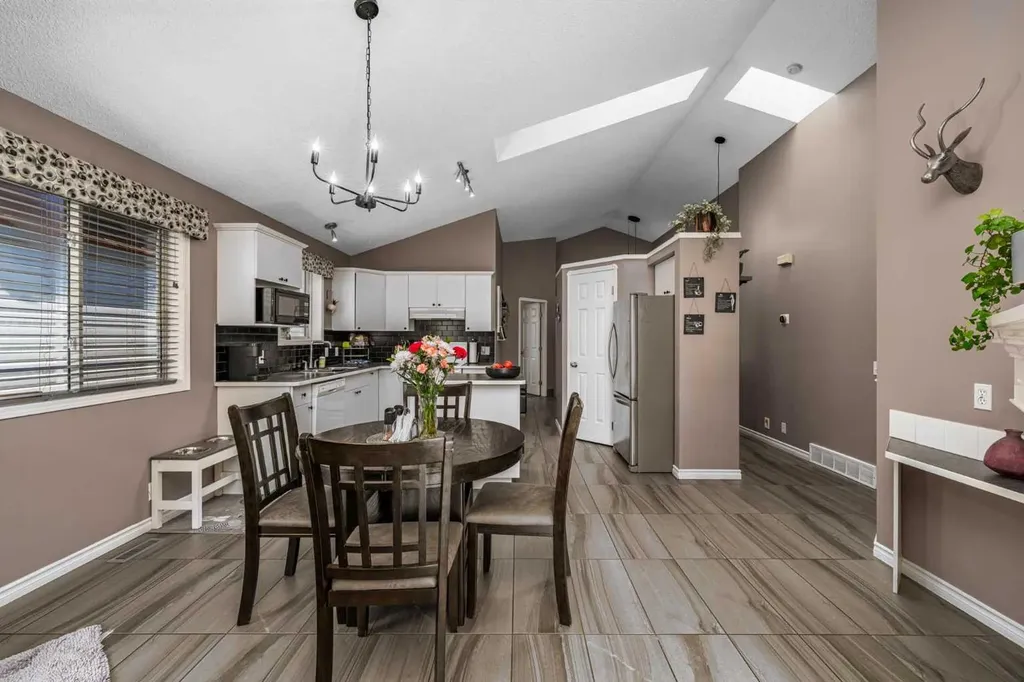 44 Douglas Glen Place SE Calgary AB T2Z 2M9