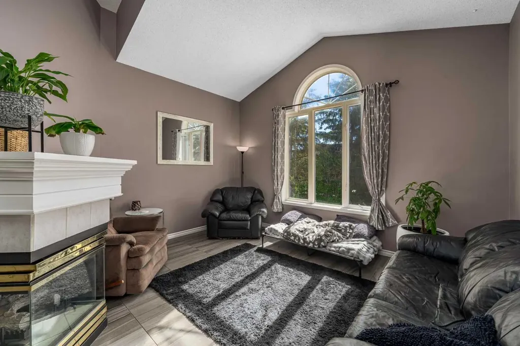 44 Douglas Glen Place SE Calgary AB T2Z 2M9