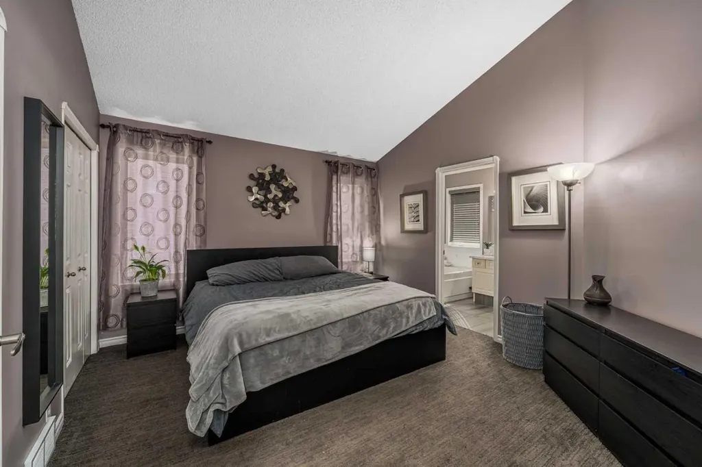 44 Douglas Glen Place SE Calgary AB T2Z 2M9
