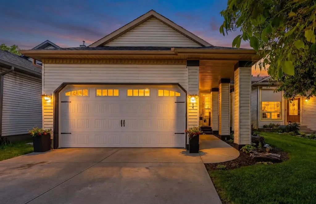 44 Douglas Glen Place SE Calgary AB T2Z 2M9