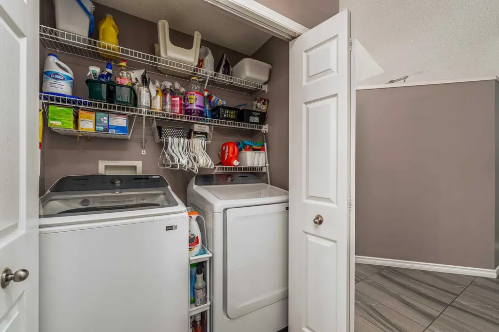 44 Douglas Glen Place SE Calgary AB T2Z 2M9