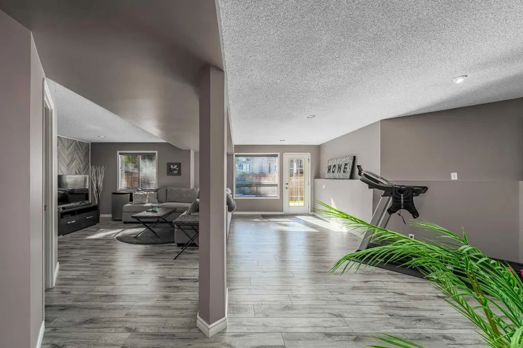 44 Douglas Glen Place SE Calgary AB T2Z 2M9