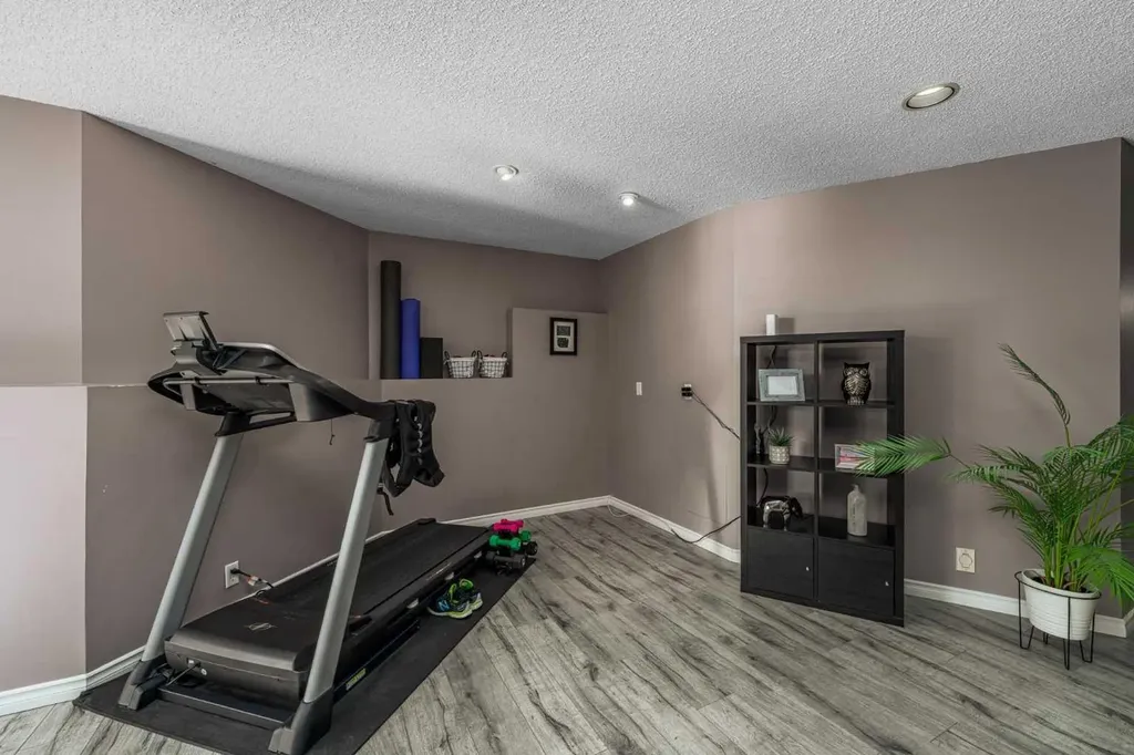 44 Douglas Glen Place SE Calgary AB T2Z 2M9