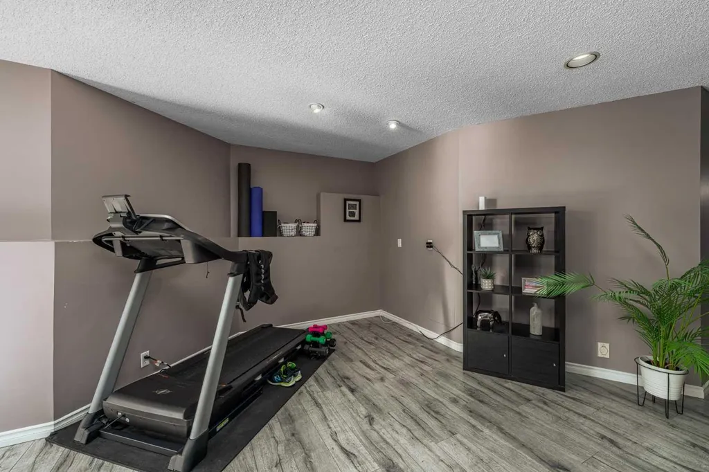 44 Douglas Glen Place SE Calgary AB T2Z 2M9