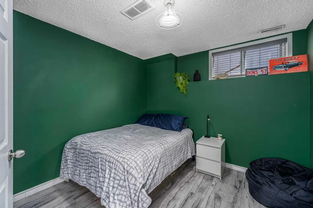 44 Douglas Glen Place SE Calgary AB T2Z 2M9