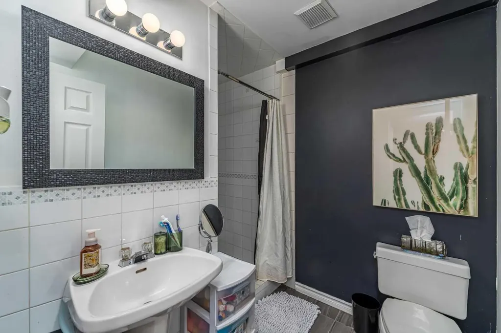 44 Douglas Glen Place SE Calgary AB T2Z 2M9