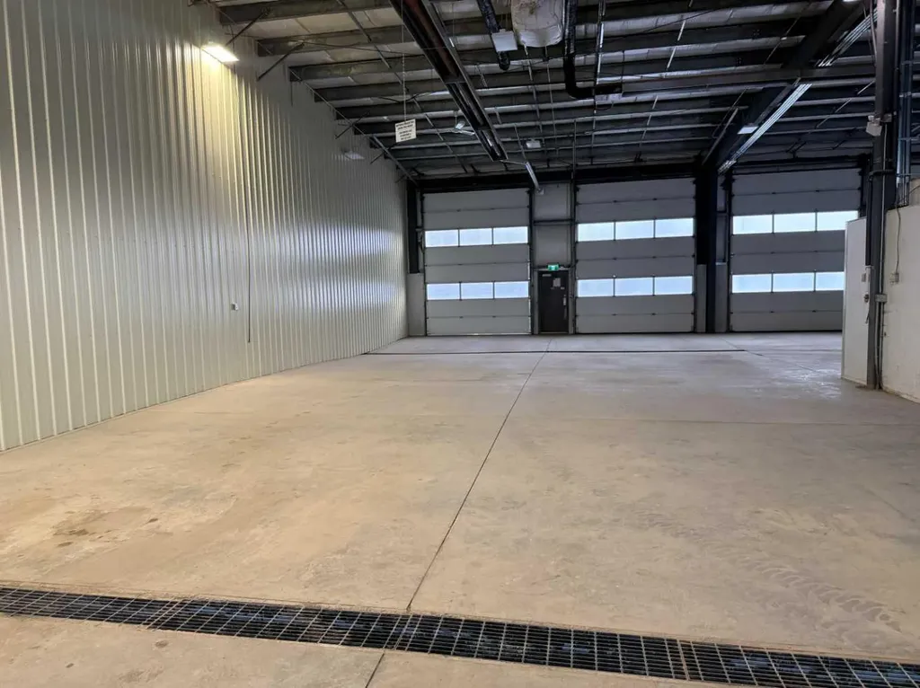 2 Van Der Horn Way Rural Red Deer County AB T4S 2M4