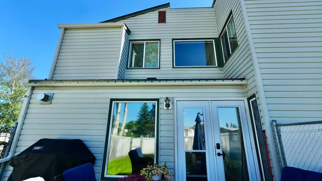 8205 98 Street Peace River AB T8S 1S4