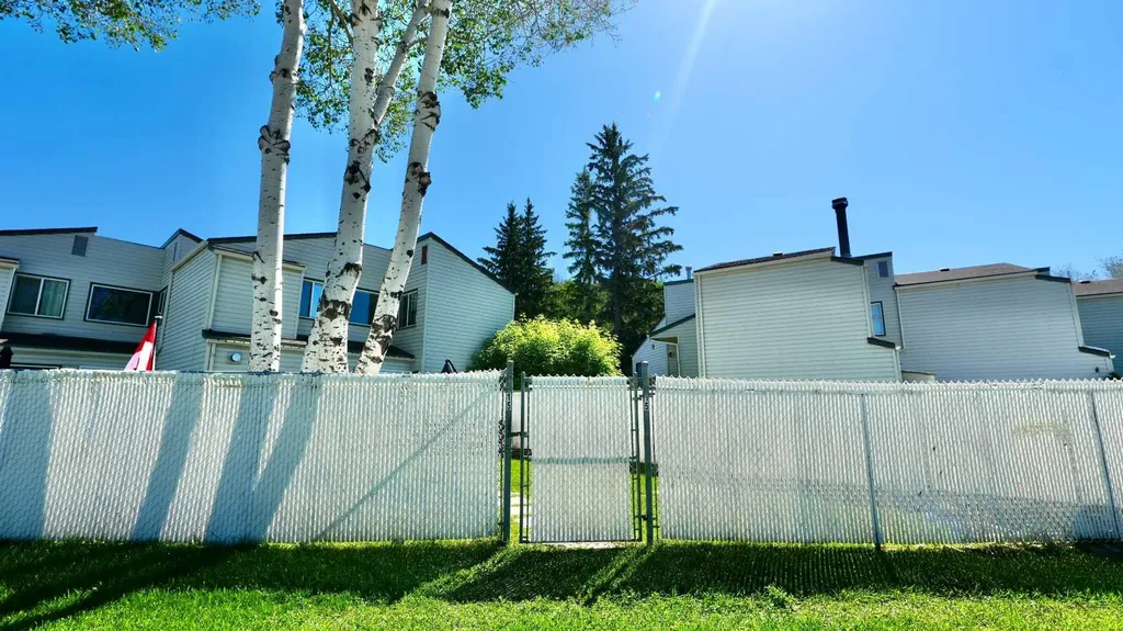 8205 98 Street Peace River AB T8S 1S4