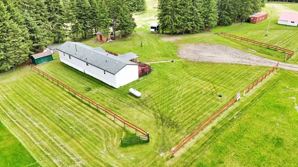 432003 Highway 22 Rural Clearwater County AB T4T 1B5