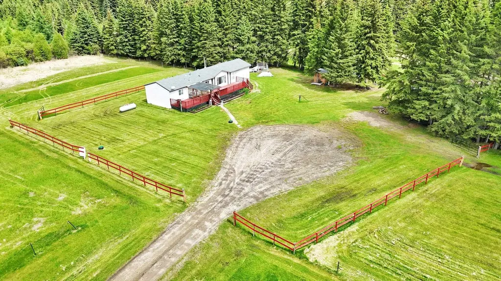 432003 Highway 22 Rural Clearwater County AB T4T 1B5