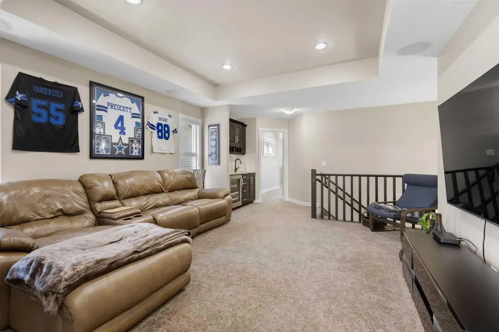 106 Cranarch Landing SE Calgary AB T3M 0Z7