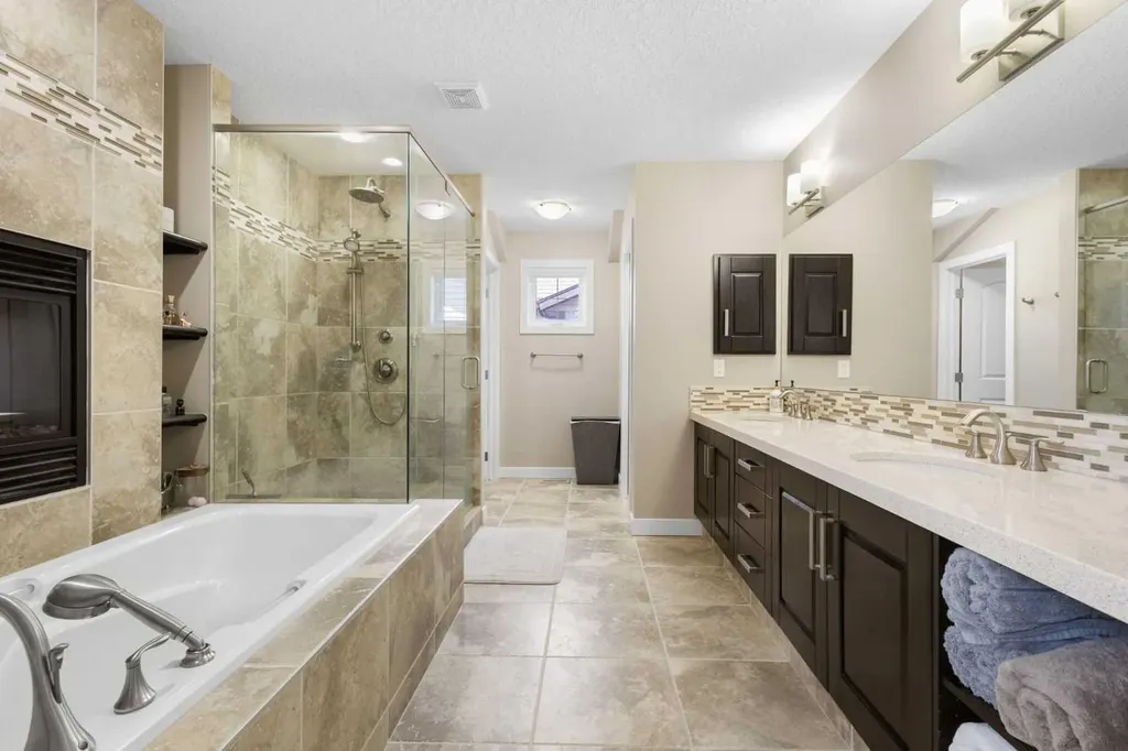 106 Cranarch Landing SE Calgary AB T3M 0Z7