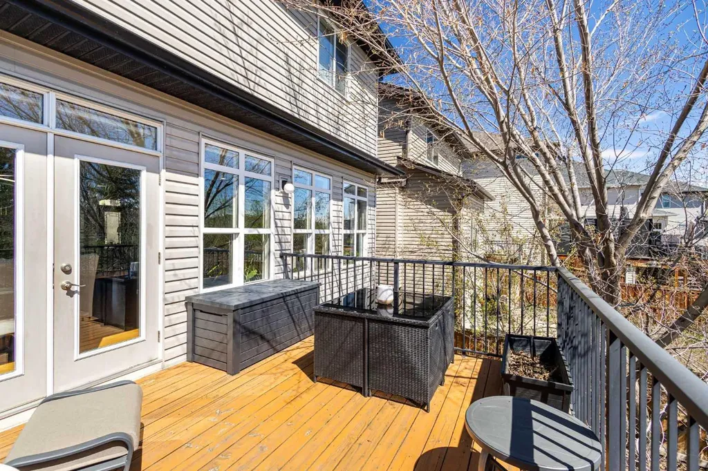 106 Cranarch Landing SE Calgary AB T3M 0Z7