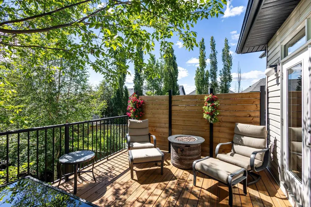 106 Cranarch Landing SE Calgary AB T3M 0Z7