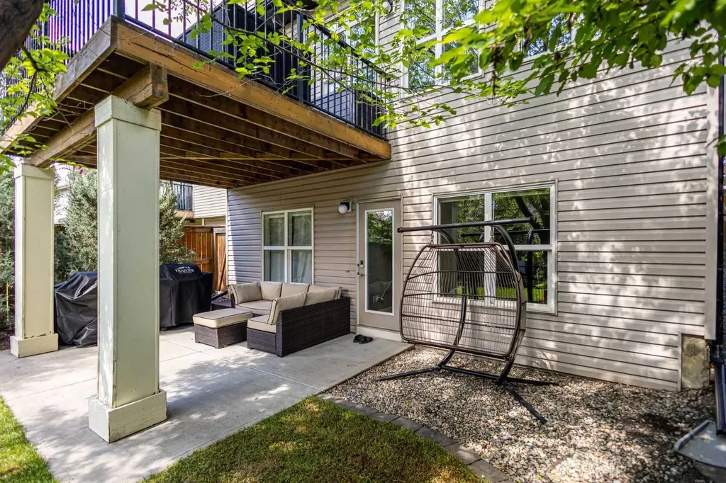 106 Cranarch Landing SE Calgary AB T3M 0Z7