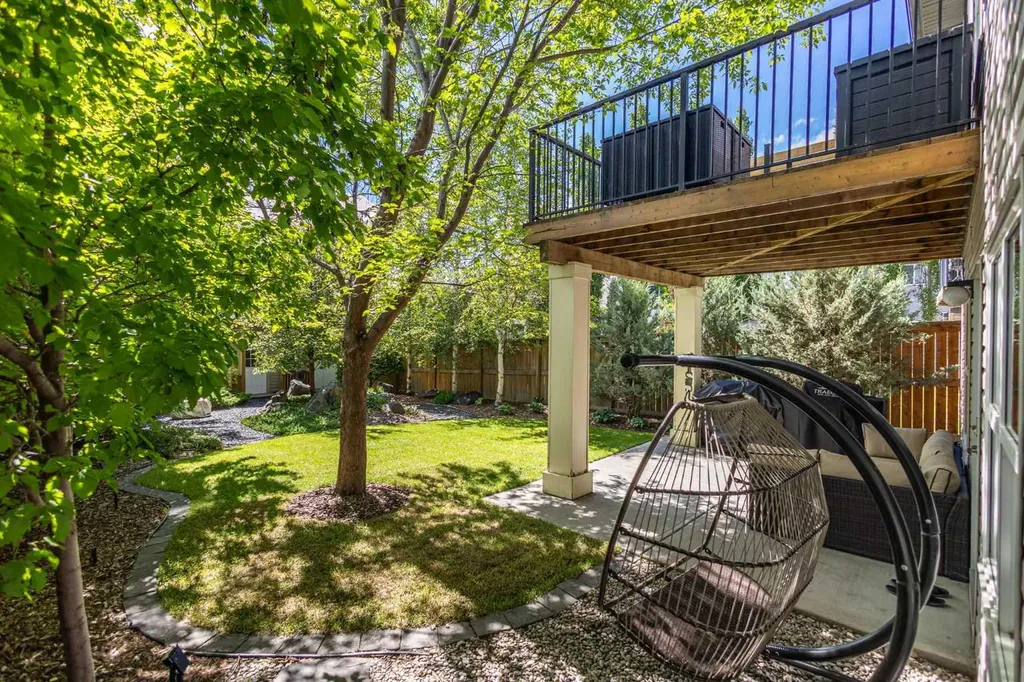 106 Cranarch Landing SE Calgary AB T3M 0Z7