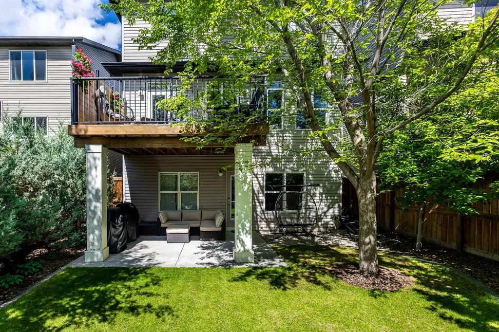106 Cranarch Landing SE Calgary AB T3M 0Z7