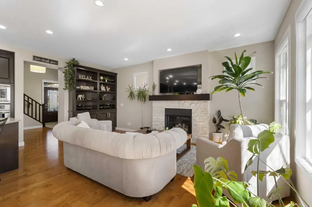106 Cranarch Landing SE Calgary AB T3M 0Z7