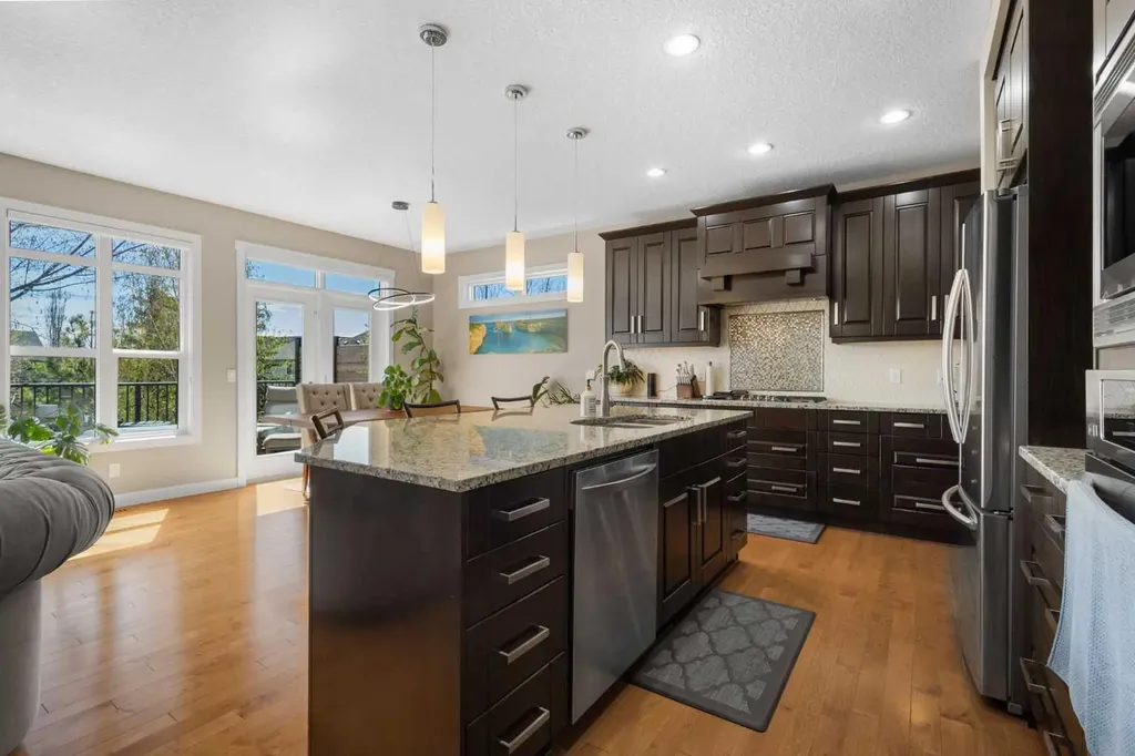 106 Cranarch Landing SE Calgary AB T3M 0Z7