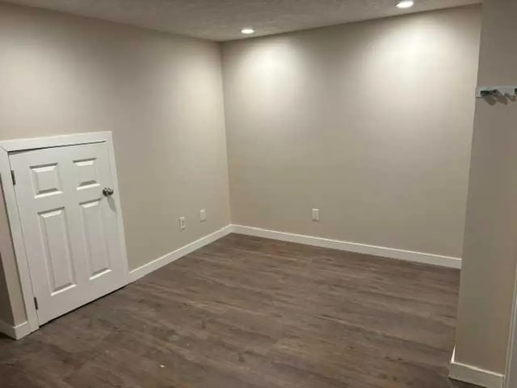 6934 Laguna Way NE Calgary AB T1Y 6W2
