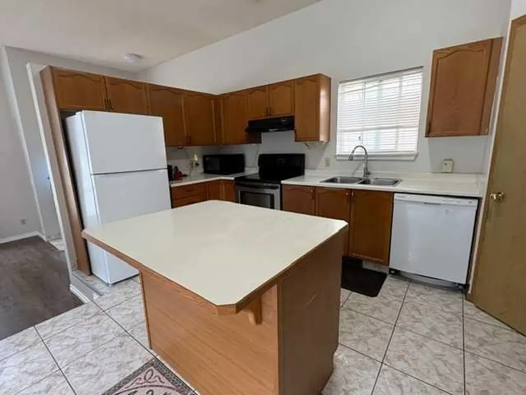 6934 Laguna Way NE Calgary AB T1Y 6W2