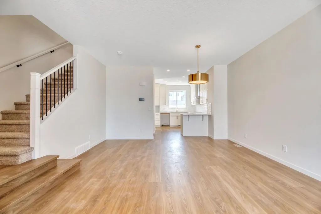244 Marmot Grove NW Calgary AB T3R 2J5