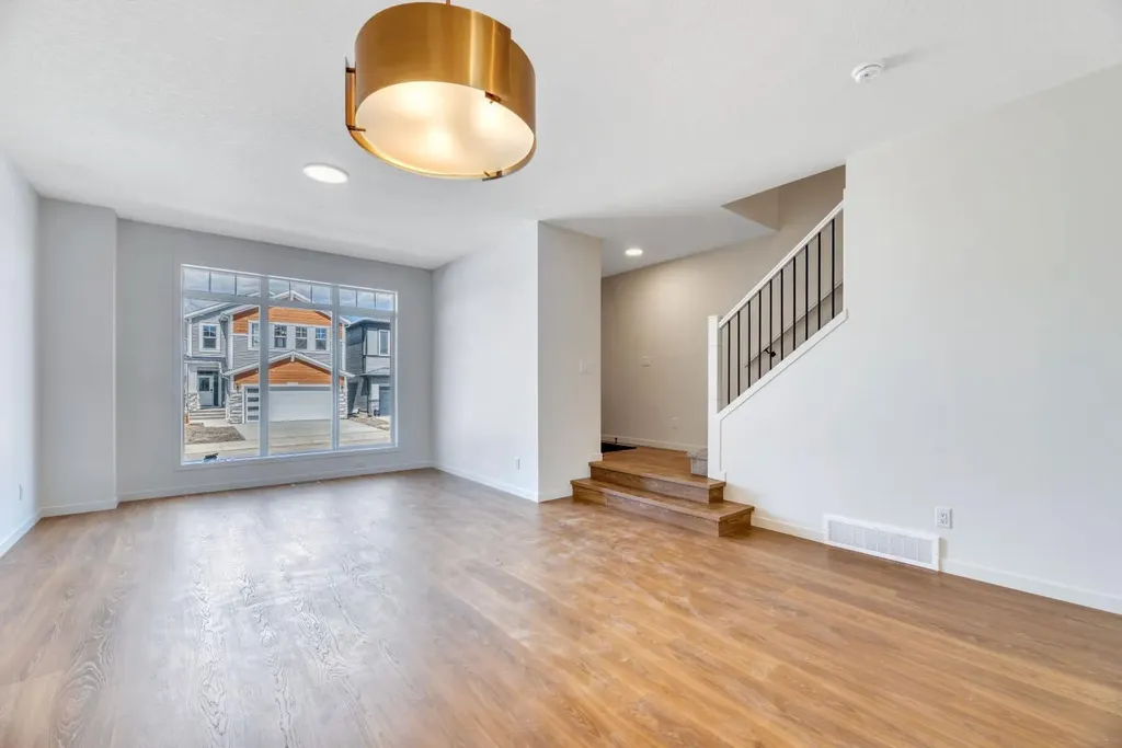 244 Marmot Grove NW Calgary AB T3R 2J5