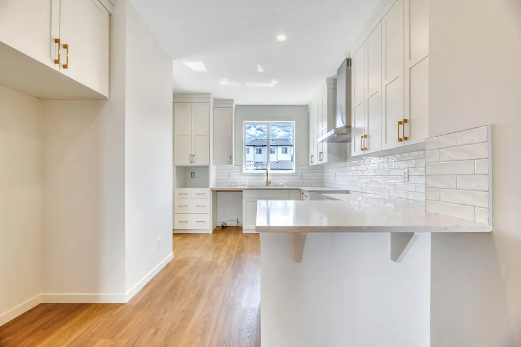 244 Marmot Grove NW Calgary AB T3R 2J5