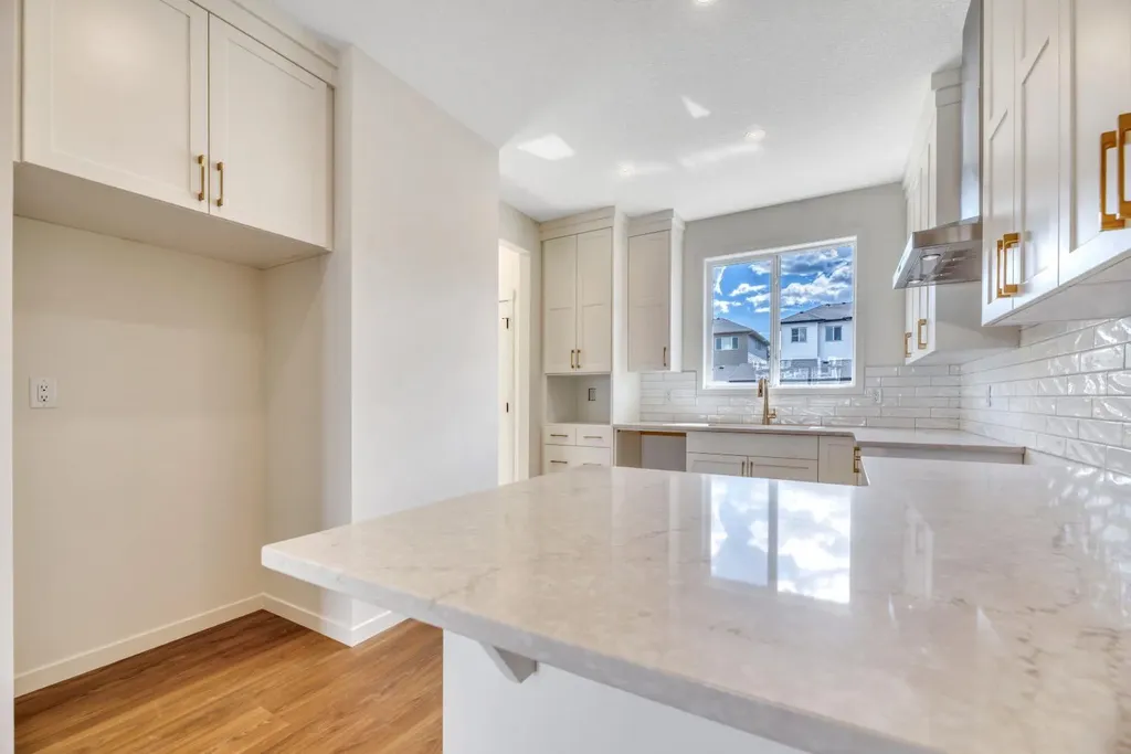 244 Marmot Grove NW Calgary AB T3R 2J5