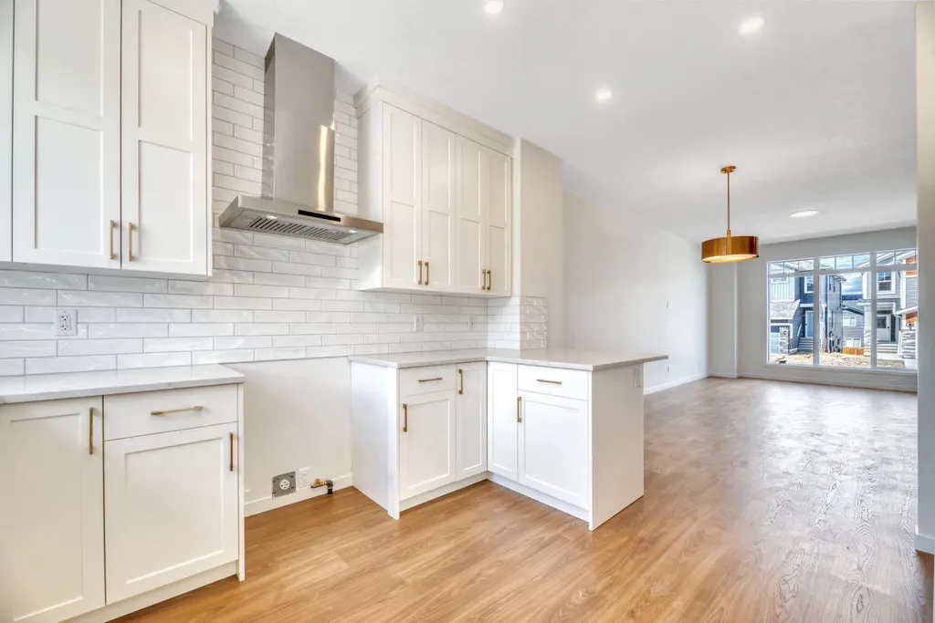 244 Marmot Grove NW Calgary AB T3R 2J5