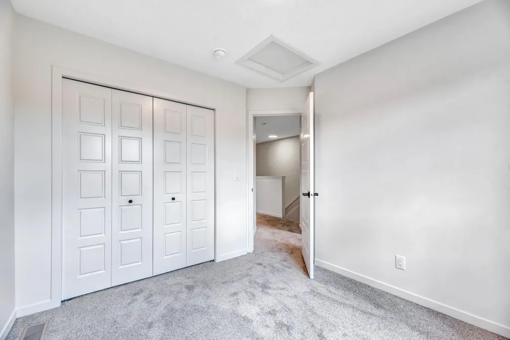 244 Marmot Grove NW Calgary AB T3R 2J5