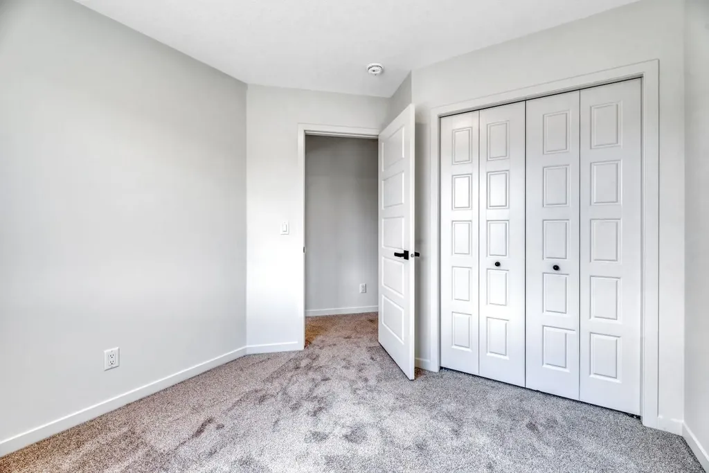 244 Marmot Grove NW Calgary AB T3R 2J5