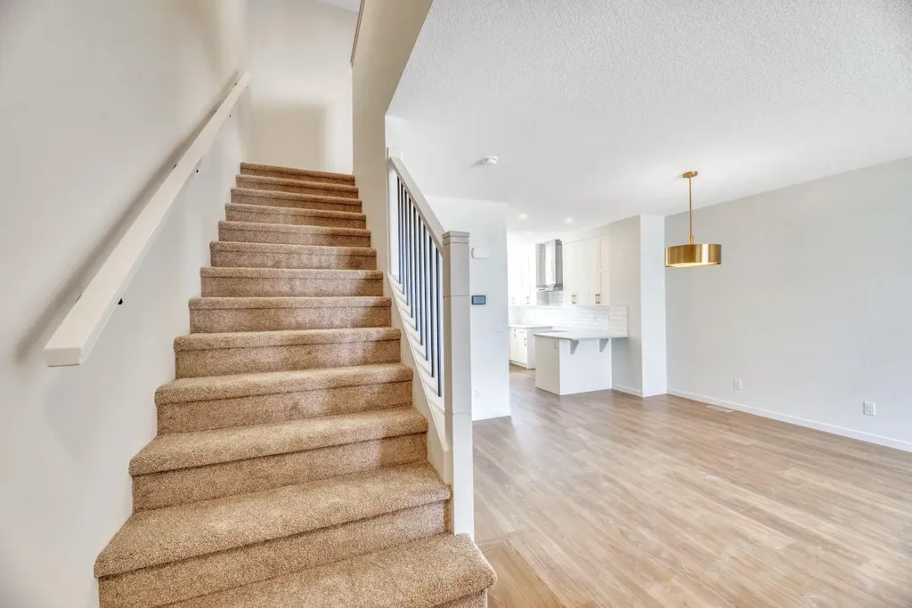 244 Marmot Grove NW Calgary AB T3R 2J5