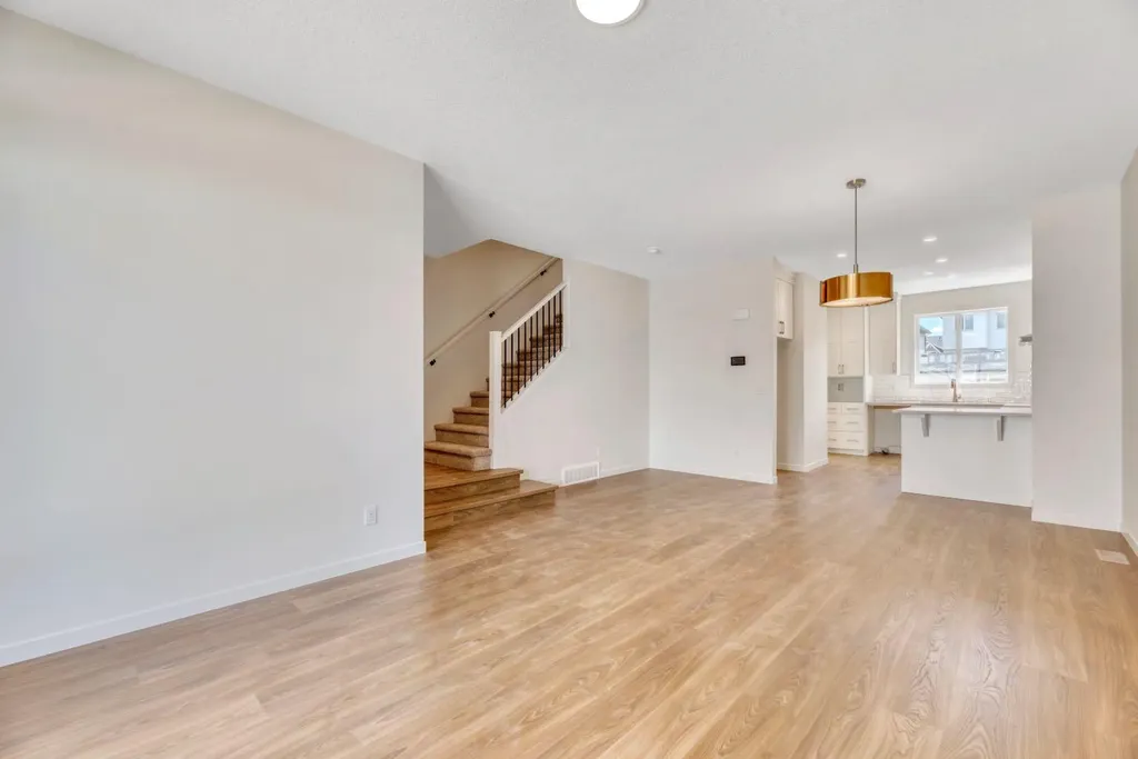244 Marmot Grove NW Calgary AB T3R 2J5